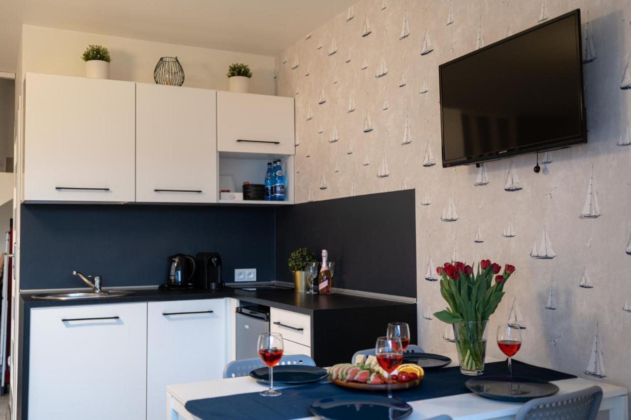 Karwia Marina Apartamenty Esterno foto